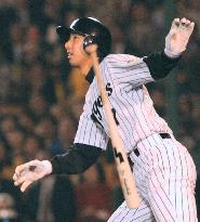 Imaoka hits 'sayonara' home run